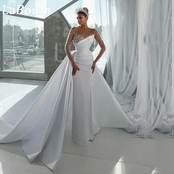 LaBoum Современное свадебное платье из атласа с кристаллами, расшитое бисером, Съемный шлейф, Иллюзия длинных рукавов, Свадебные платья в часовне, Складки для женщин